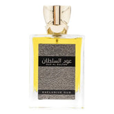 Een rechthoekige glazen fles ard al zaafaran oud sultan exclusive parfum met gouden dop en zwarte arabische label