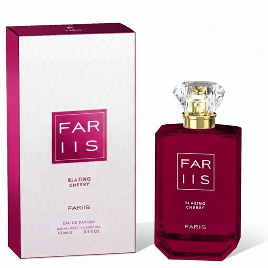Dieprode rechthoekige glazen parfumfles met een facetrand kristallen stopper en goudkleurige kraag voor far iis blazing cherry eau de parfum