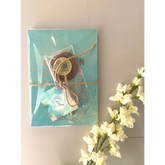 Delicaat turquoise cadeau met Eid-tag en chocolade lollypop voor kids - My Deen