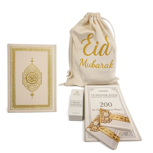 Creamkleurige drawstring tas van beige velvet met gouden egal eid mubarak tekst cadeaupakketje beige velvet