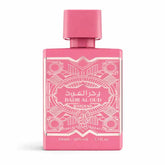 Roze rechthoekige parfumfles met witte geometrische patronen gelabeld badr al oud door warden in al fakhr collectie