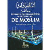Islamitisch boek met blauwe kaft over aanbidding en Makkah Publishing
