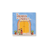 Kinderboek met illustratie van twee kinderen voor een gouden deur in Het Verhaal van Aboe Hurayrah