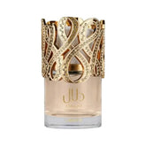 Een goudkleurige kroonvormige dop siert een doorzichtige glazen parfumfles met jud en dalai tekst voor lattafa dalal eau de parfum