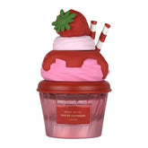 Aardbeientaart geurkaars in roze-rode cupcake pot met rietjes, Berry on Top top eau stijl