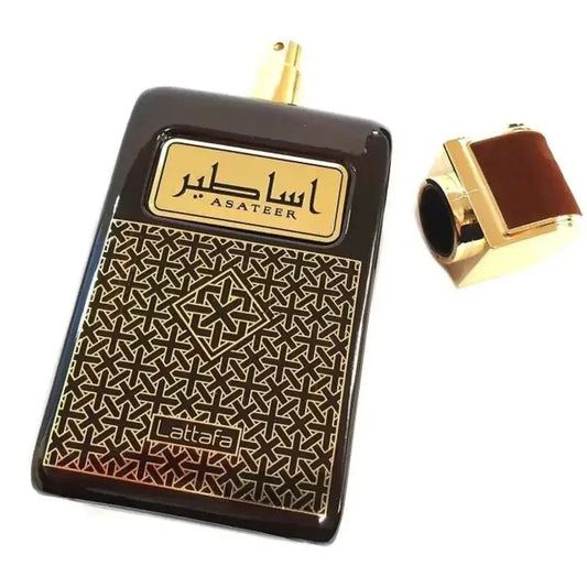 Donkerbruine rechthoekige lattafa parfum asateer fles met goudkleurige dop en arabische geometrische patroon