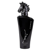 Zwart parfumfles met paardenhoofd voor Maahir Black Parfum Maahir Black presentatie