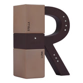 Een modern donkerbruin letter r met ingelegde heldere strass steentjes en matte afwerking uit r stella en luna edp 50 ml plus 50 ml
