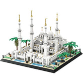 Witte en gouden Lego moskee Sheikh Zayed met minarets en palmbomen