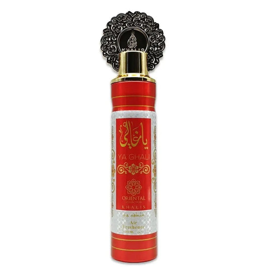 Rode cilindrische ya ghali khalis luchtverfrisser met gouden accenten en zwart decoratief deksel