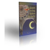 Boek met halvemaan symboliseert nachtgebed behoort tot eerbare gebeden beste vormen