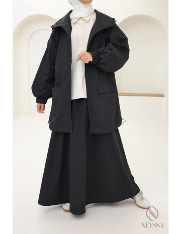 Zwarte oversized utility jas met capuchon en voorzakken in dames 2-delige set lange rok en parka waterafstotend