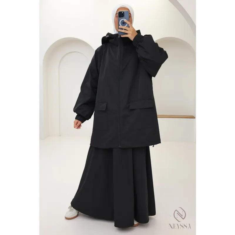 Zwarte oversized hoodie met capuchon en rits, perfect voor regenachtige dagen, 2-delige set