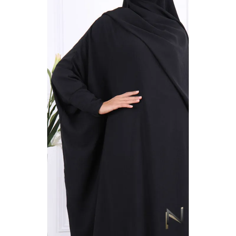 Zwarte abaya met vliegende mouwen en bijpassende hijab, ronde hals khimar stijl