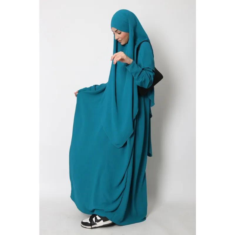 Teal abaya met bijpassende hijab en zwarte sneakers, aangenaam materiaal vlinderabaya