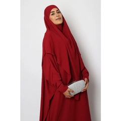 Diep rode hijab en abaya met vloeibare stof, ronde hals khimar, vlinderabaya