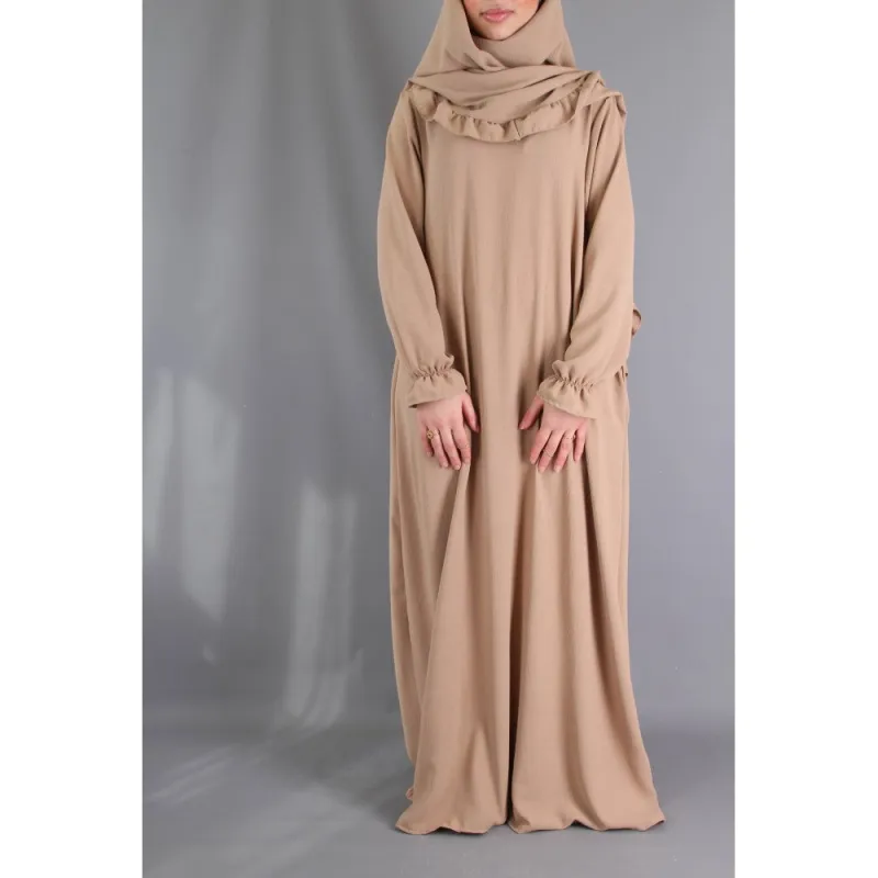Beige abaya met bijpassende hijab en ruffles - prachtige Abayaset Khimarset Ruffle