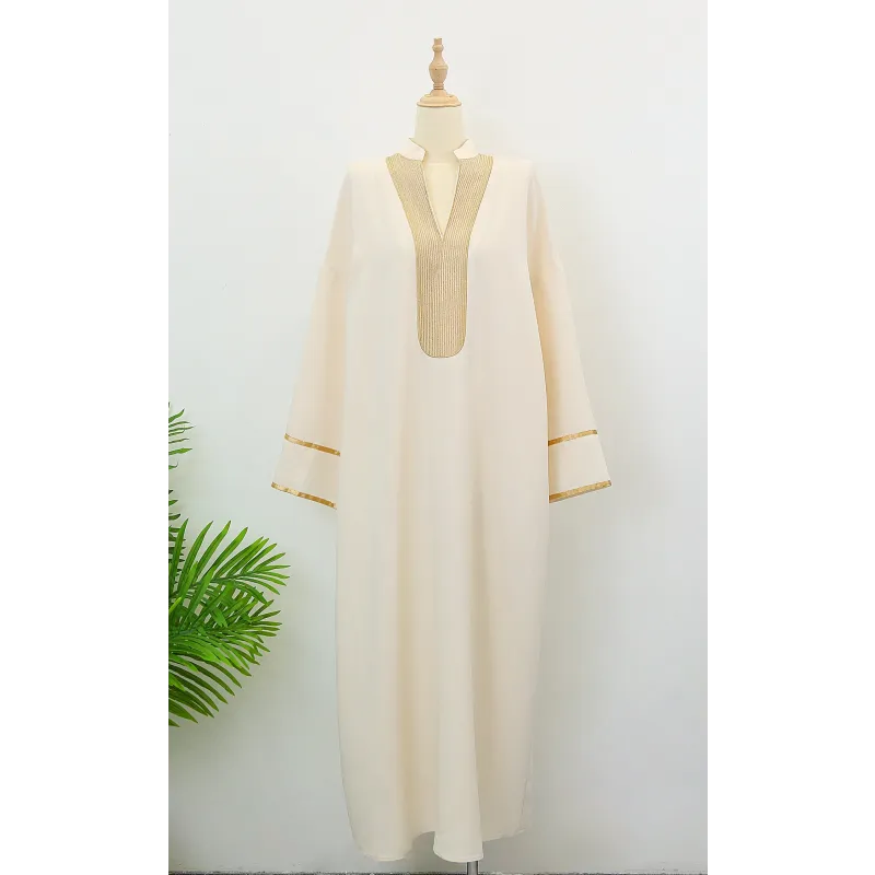Crèmekleurige abaya met gouden rand en diepe V-hals - Salwa kaftan