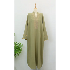 Olivegroene abaya kaftan Salwa met gouden borduurwerk