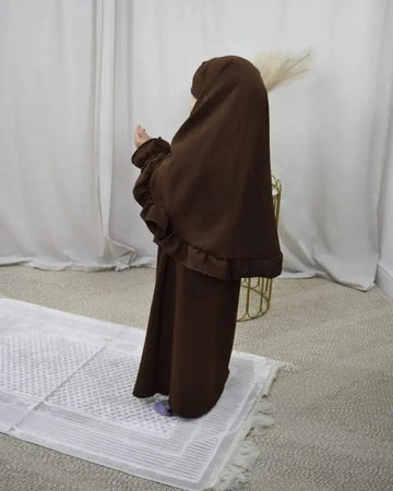 Abaya en khimarset ruffle binti in rijke bruine kleur met ruffle mouwen en bijpassende lange rok
