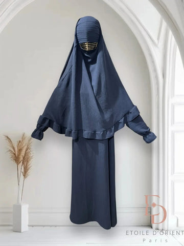 Navy blauwe abaya en bijpassende hijab set met ruches aan de manchetten en goudkleurige rand aan het gezichtsslipje