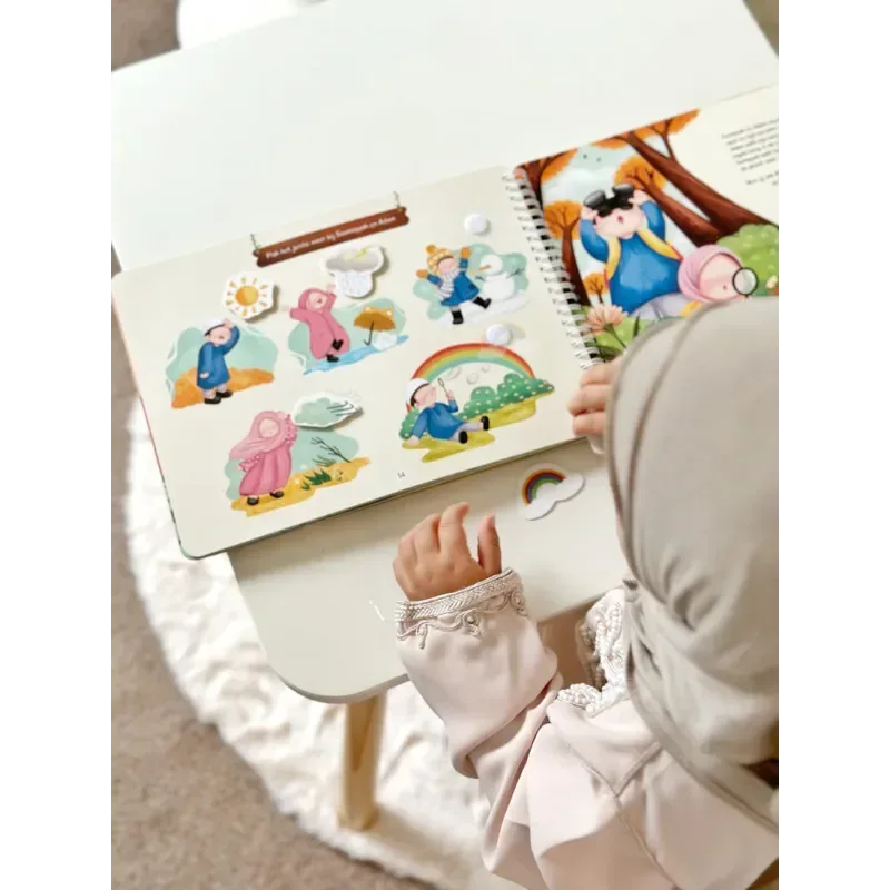 Adam en Sumayyah gaan op avontuur - Busybook - Islamboekhandel.nl