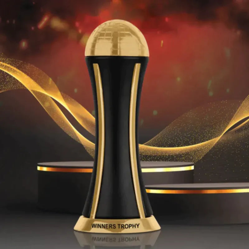 Zwart en gouden trofee van Al Khas met een bolvormige top, perfect voor Lattafa parfum