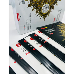 Set van multi-volume Qurans met zwart-witte covers, Al Quran Al Kareem Maqdis B5 formaat