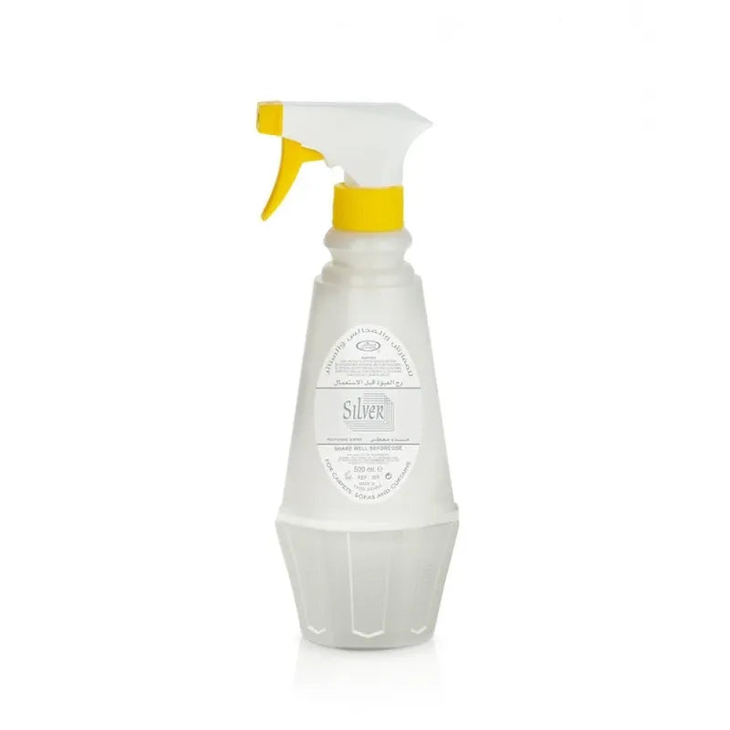 Witte sprayfles met gele sproeikop en label van Al-Rehab Roomspray Silver