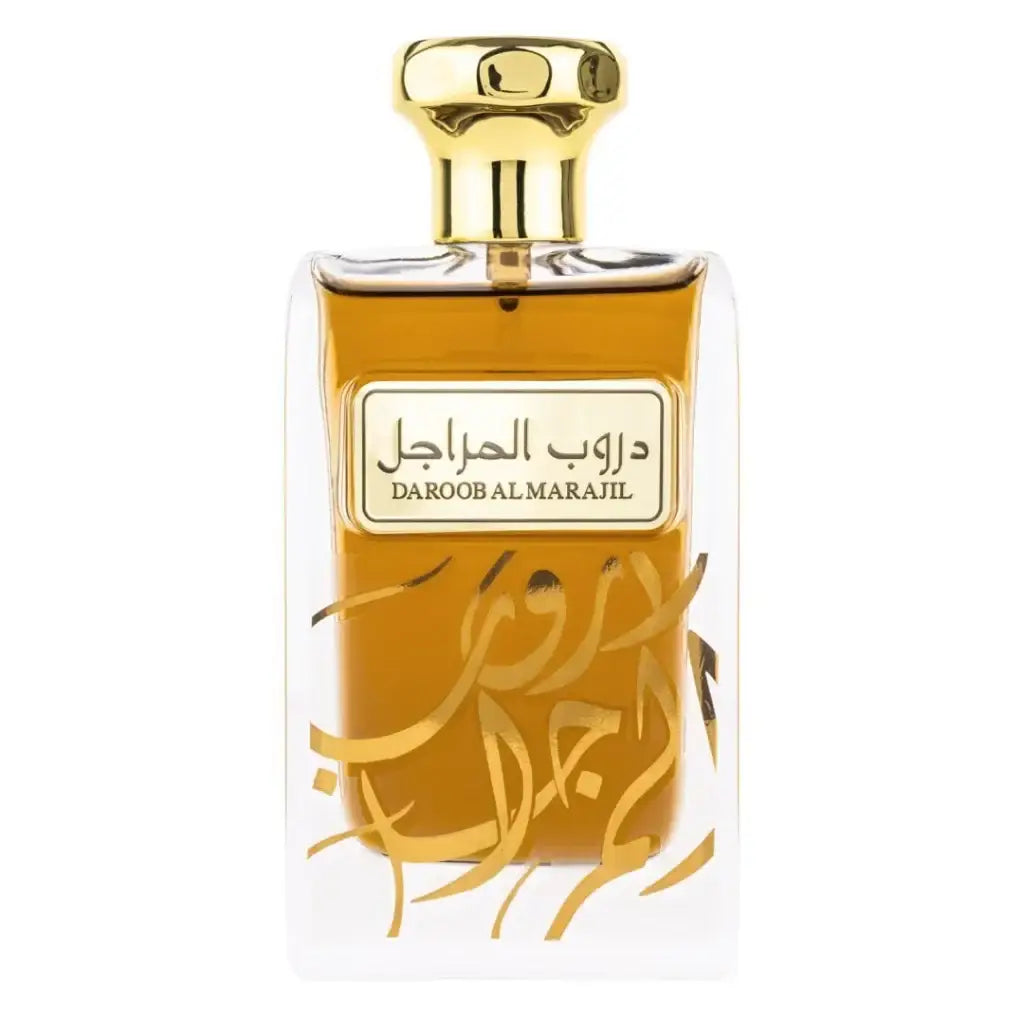 Een rechthoekige glazen parfumfles ard al zaafaran daroob al marajil met gouden dop en arabische gouden kalligrafie gevuld met amberkleurige vloeistof