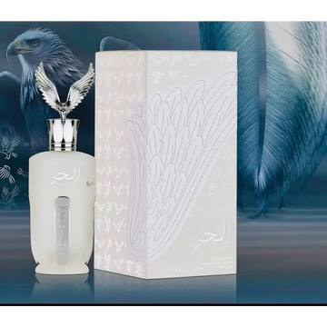 Elegante witte parfumfles ard al zaafaran al hur so wild met zilveren arendvormige dop en arabische schrijfkunst
