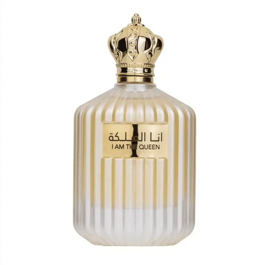 Een luxe goudkleurige kroon siert de top van een doorzichtige verticaal geribbelde parfumfles van ard al zaafaran i am the queen
