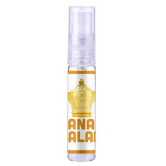 Heldere glazen sprayfles met gouden kroongrafiek en oranje tekst ana alai voor ard al zaafaran i am the queen
