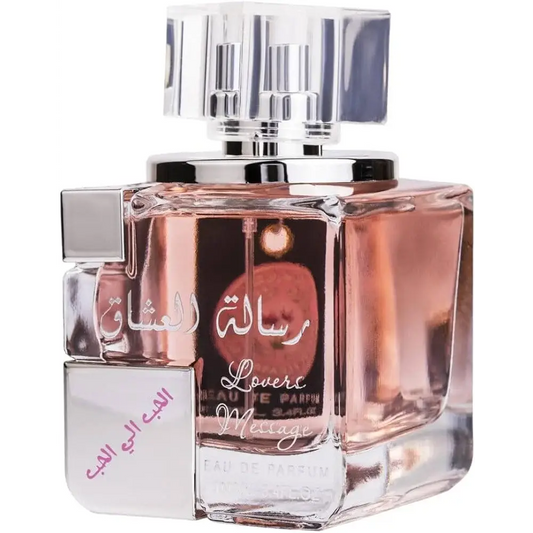 Een elegante transparante glazen parfumfles ard al zaafaran lovers message met geometrisch ontwerp en roségouden vloeistof