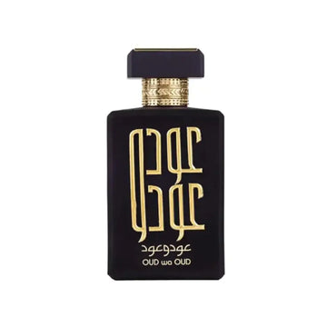 Zwarte rechthoekige parfumfles met gouden arabische letters en ard al zaafaran oud wa oud merk met zwarte dop en gouden halsband