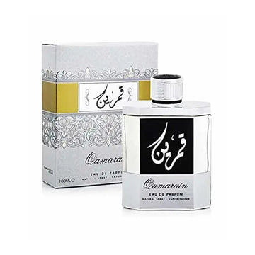 Zilveren achthoekige parfumfles met zwarte label en arabische tekst ars al zaafaran qamarain met metalen dop