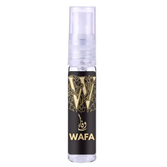Een strak zwart en goud wafa parfum spraysprayfles met een transparante dop van ard al zaafaran