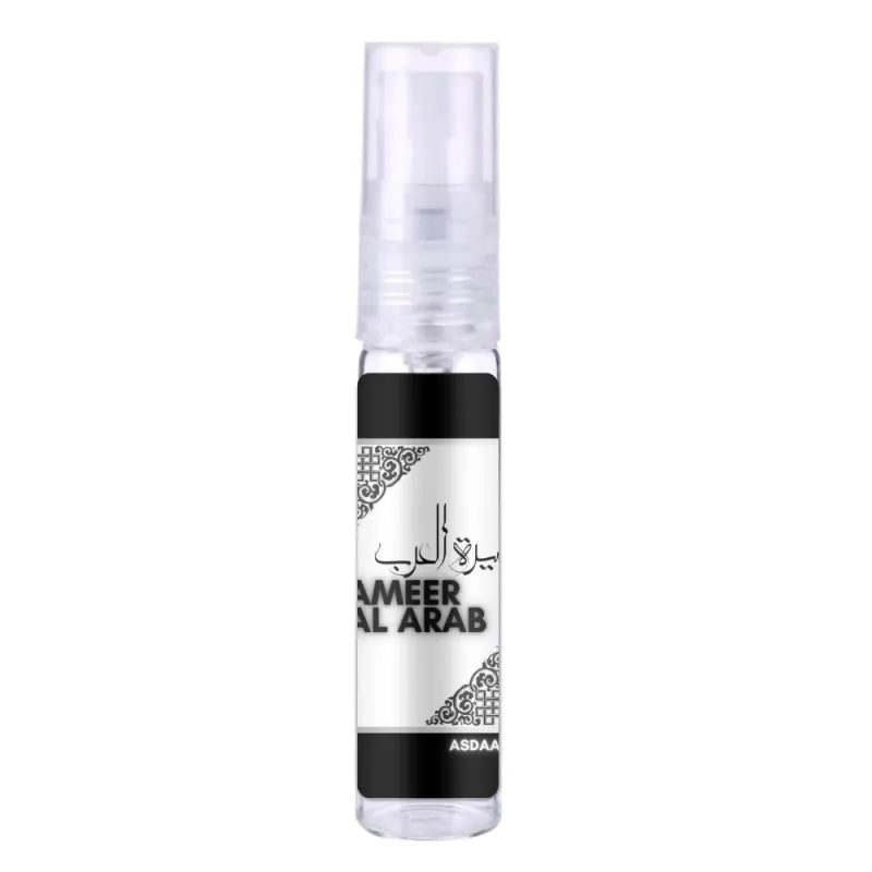 Transparante glazen parfumfles met zwart-wit label voor Asdaaf Parfum Ameer Arab Lattafa