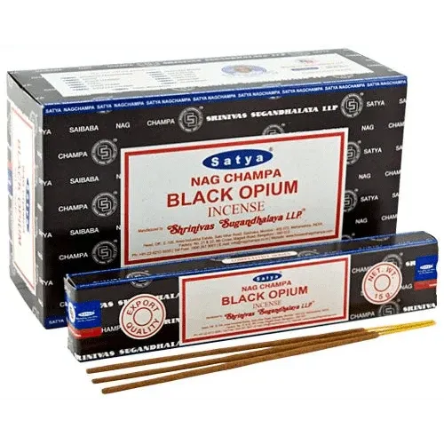 Verpakking van Black Opium Wierookstokjes met meerdere sticks, perfect voor opium wierookstokjes
