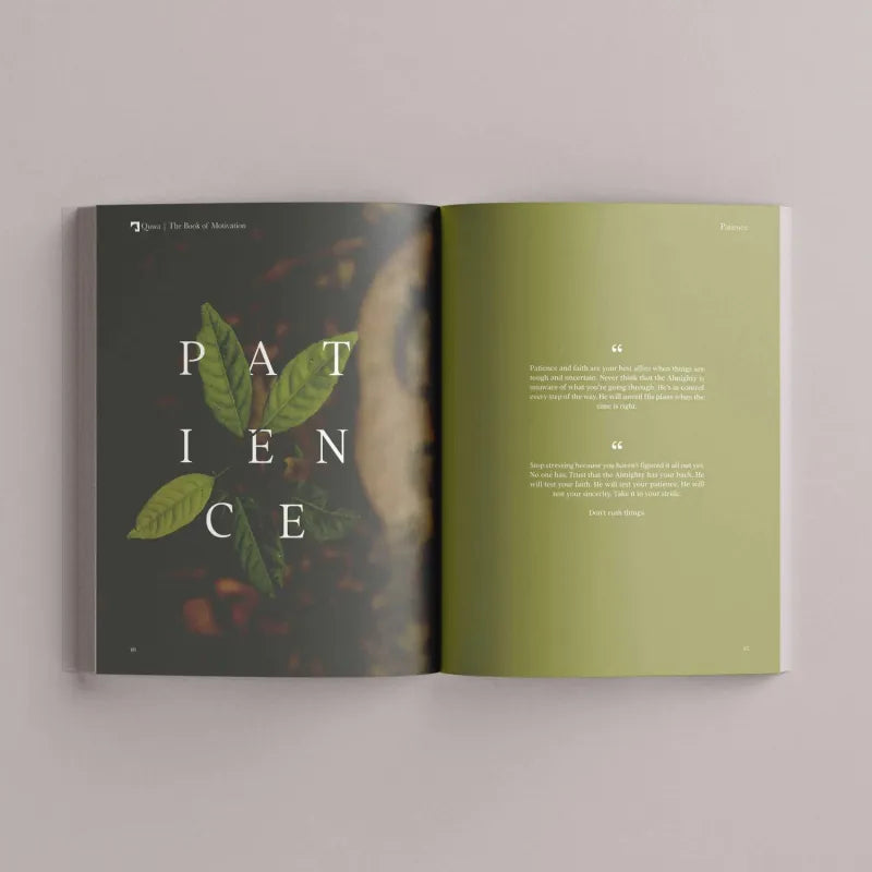 Open magazine in Book of Motivation Mufti Menk met PATIENCE en inspirerende quotes
