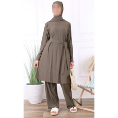 Olivgroene trenchcoat Burkini Lalouni met hoge kraag en riem