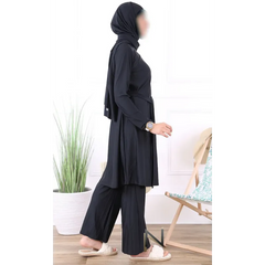 Zwarte abaya met hijab en sandalen, modern Burkini Lalouni design