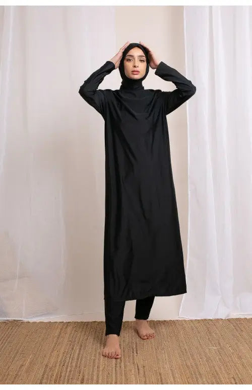 Mooie matte Burkini Oulfa: zwarte abaya met hoge kraag en lange mouwen