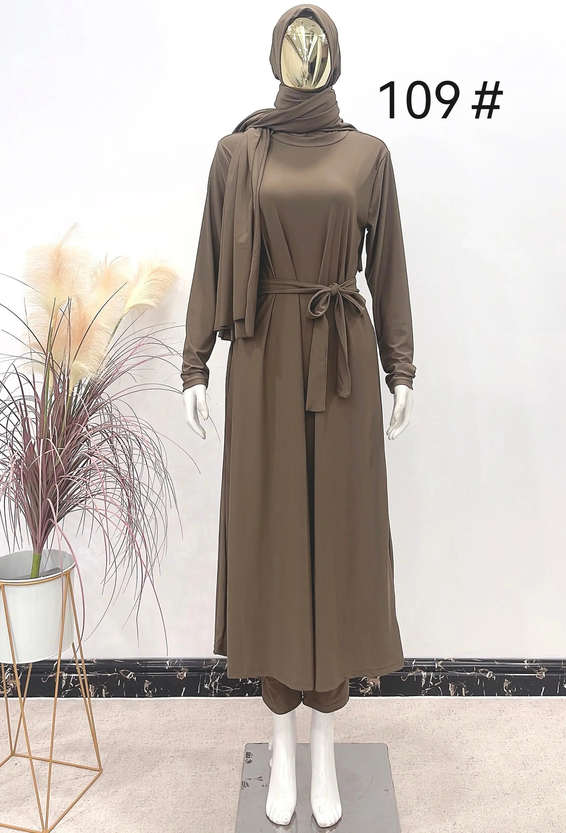 Mooie matte Burkini Oulfa: bruine abaya met hijab en riem van polyester