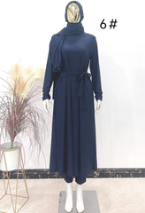 Mooie matte burkini Oulfa: marineblauwe abaya met hoge kraag en riem
