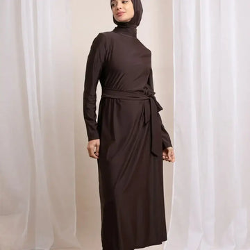 Mooie matte burkini Oulfa: bruine hijab met hoge hals en lange mouwen
