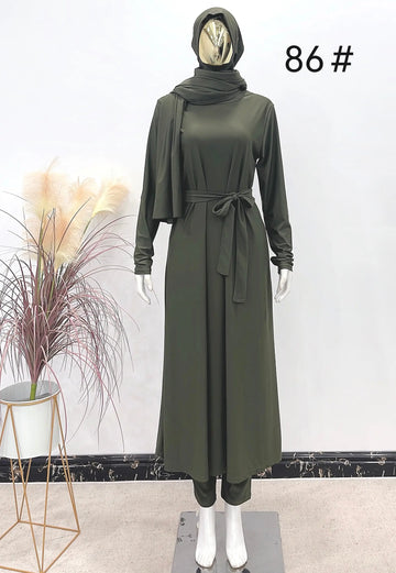 Mooie matte burkini Oulfa: olijfgroene jersey maxijurk met kap en riem