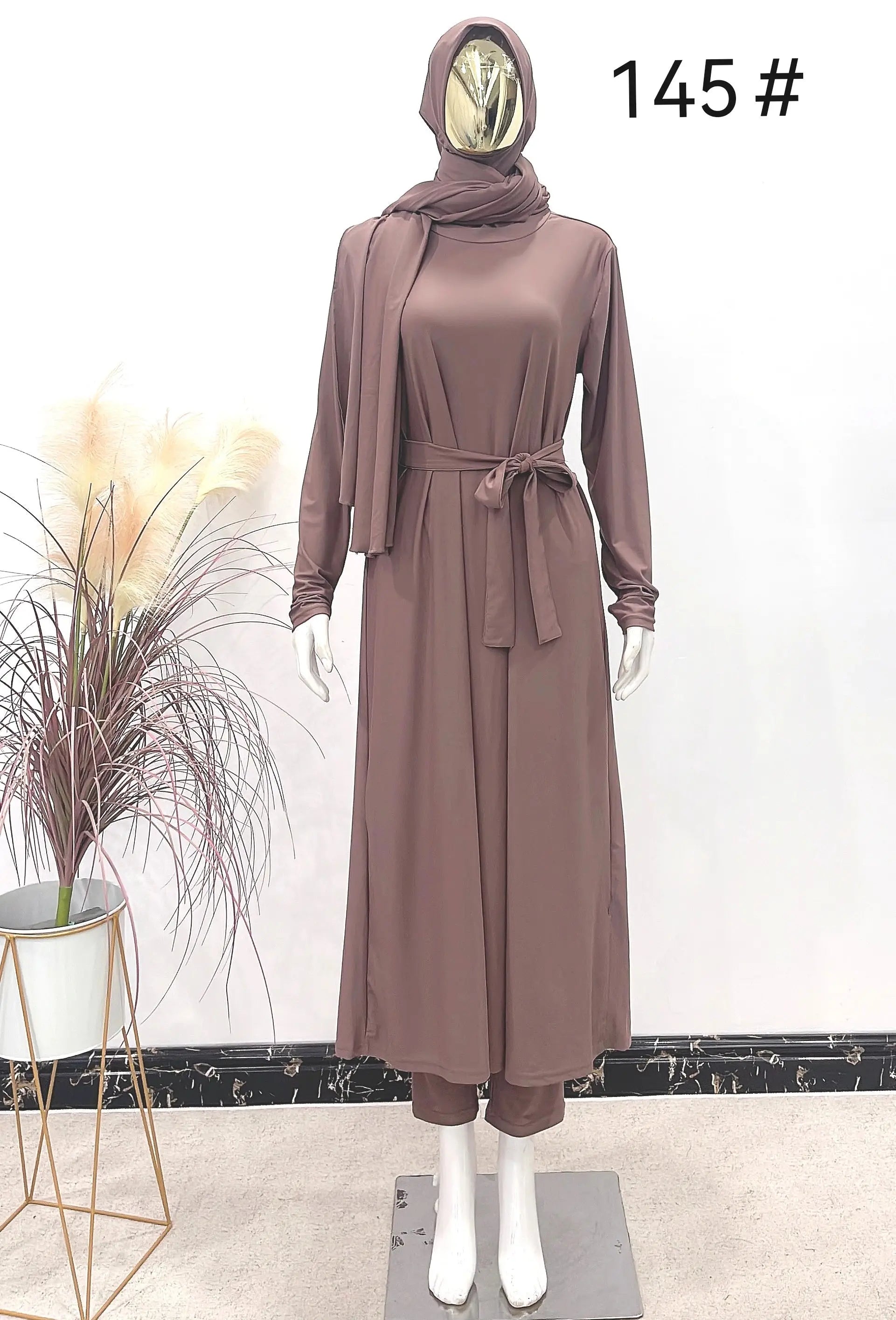 Mooie matte burkini Oulfa: bruine hijab set met jurk en riem
