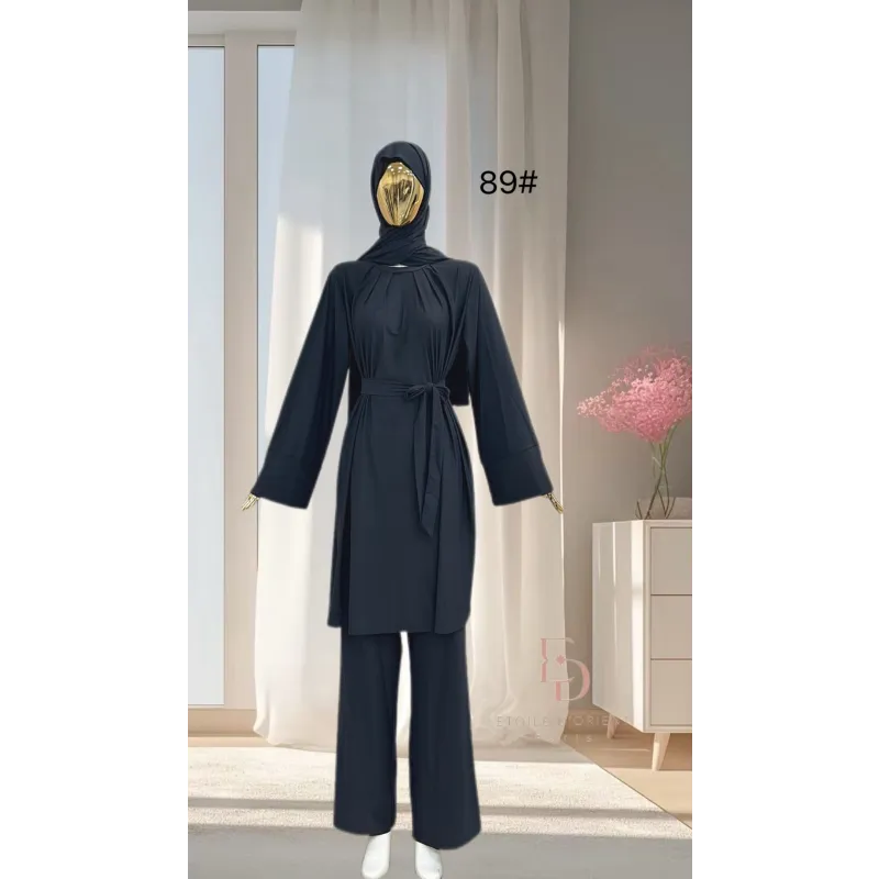 Zwarte Burkini Smahane met abaya, hijab en wijde broek voor modest swimwear