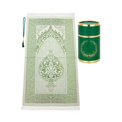 Prayer mat with light green and white Islamic patterns for Cadeauset gebed cilinder